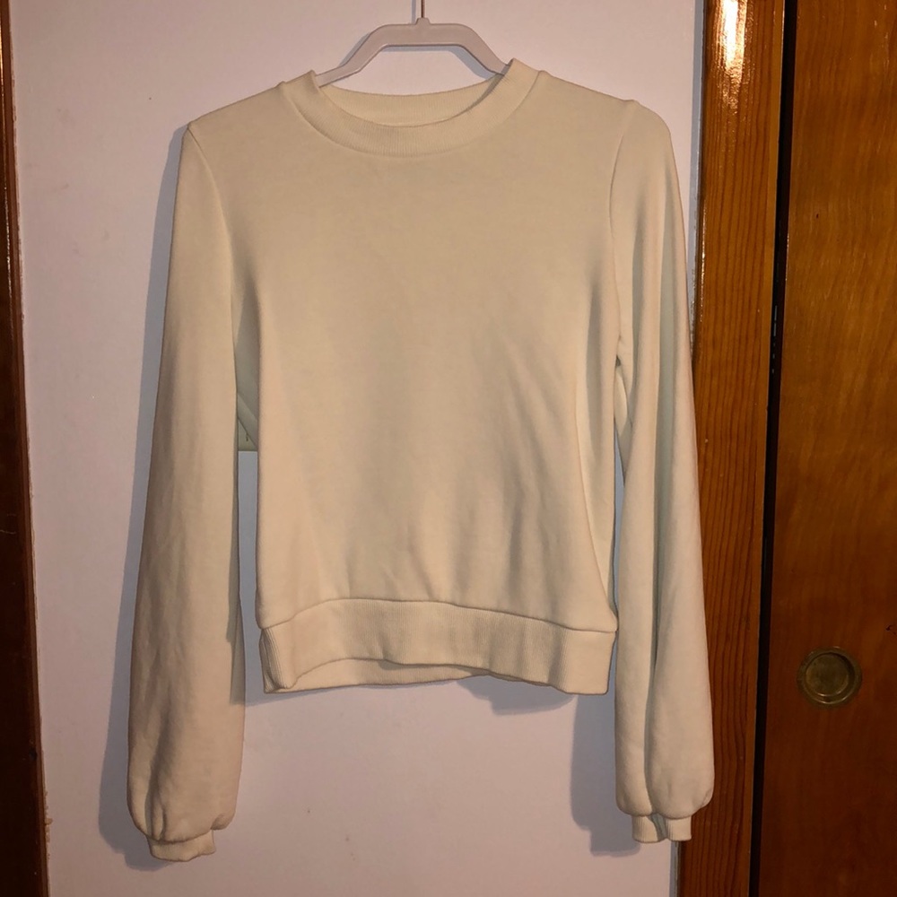 White Pullover